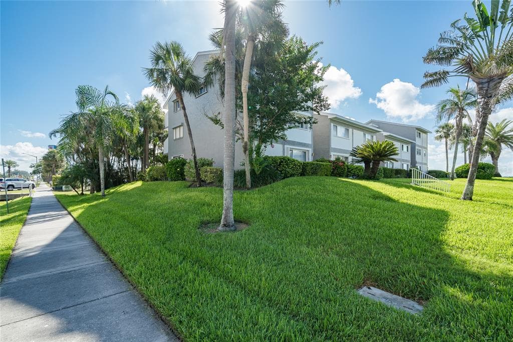 1301 GULF BOULEVARD # 201, CLEARWATER BEACH, FL 33767 — zdjęcie 3