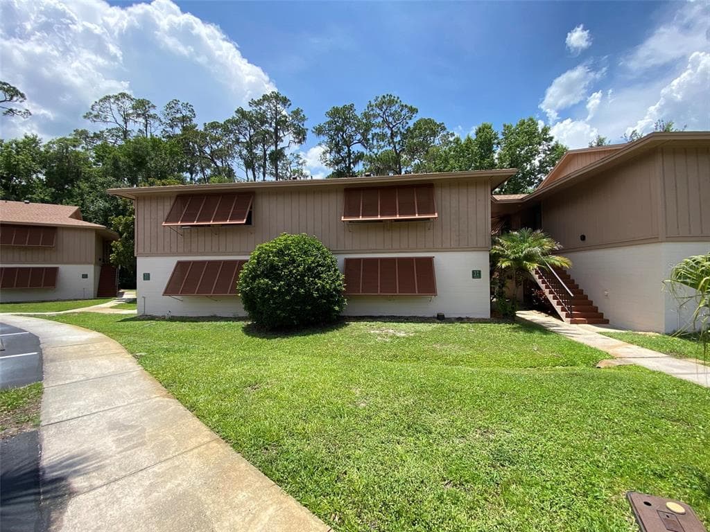 160 LIVE OAK WOODS COURT # 3A, DELTONA, FL 32725