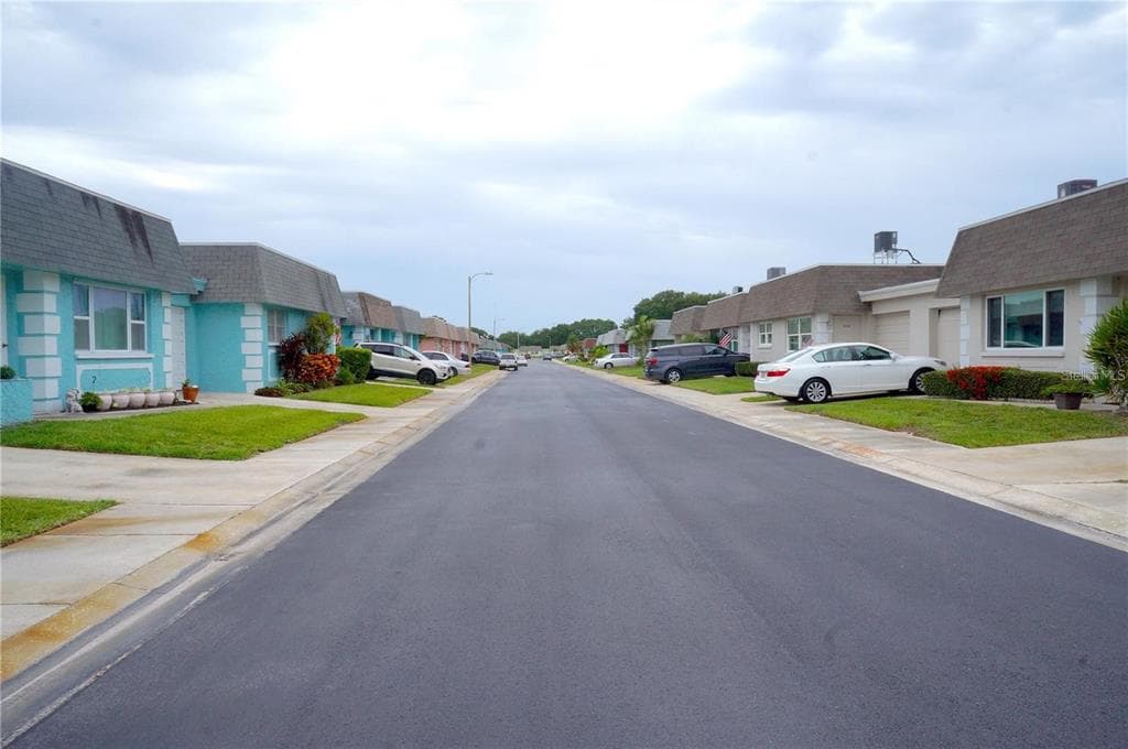 6890 VERSAILLES N # 10, PINELLAS PARK, FL 33781 — zdjęcie 3