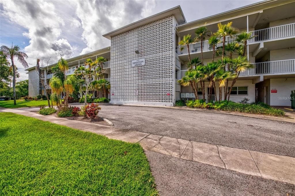 5155 9TH AVENUE N # 302, ST PETERSBURG, FL 33710