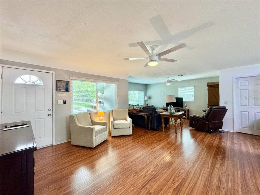3957 WAHOO DRIVE SE, ST PETERSBURG, FL 33705 — zdjęcie 4