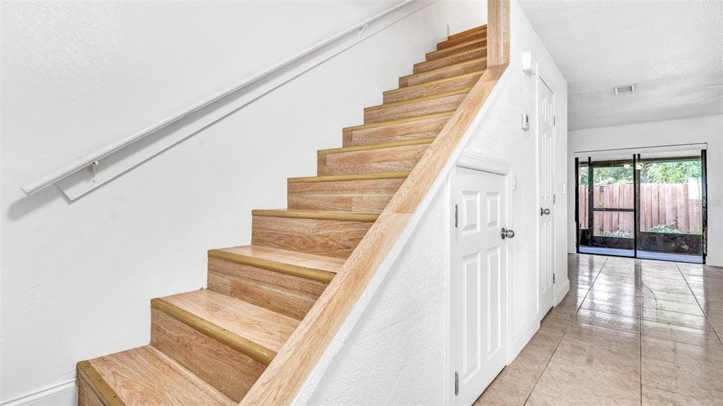 3913 OAK LIMB COURT, TAMPA, FL 33614 — zdjęcie 5