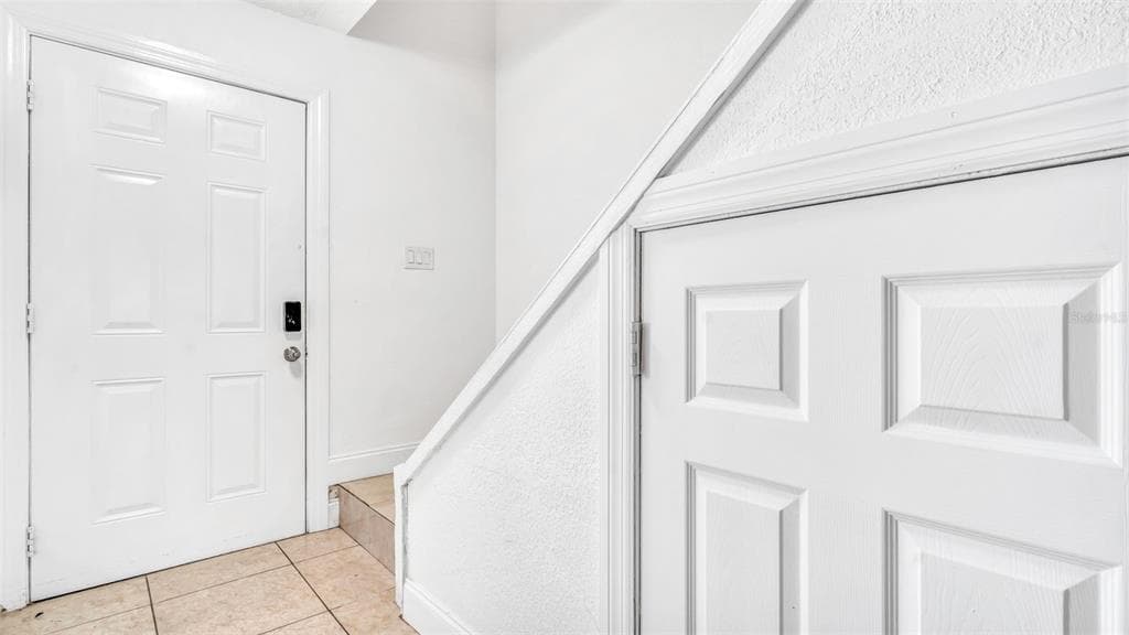 3913 OAK LIMB COURT, TAMPA, FL 33614 — zdjęcie 4