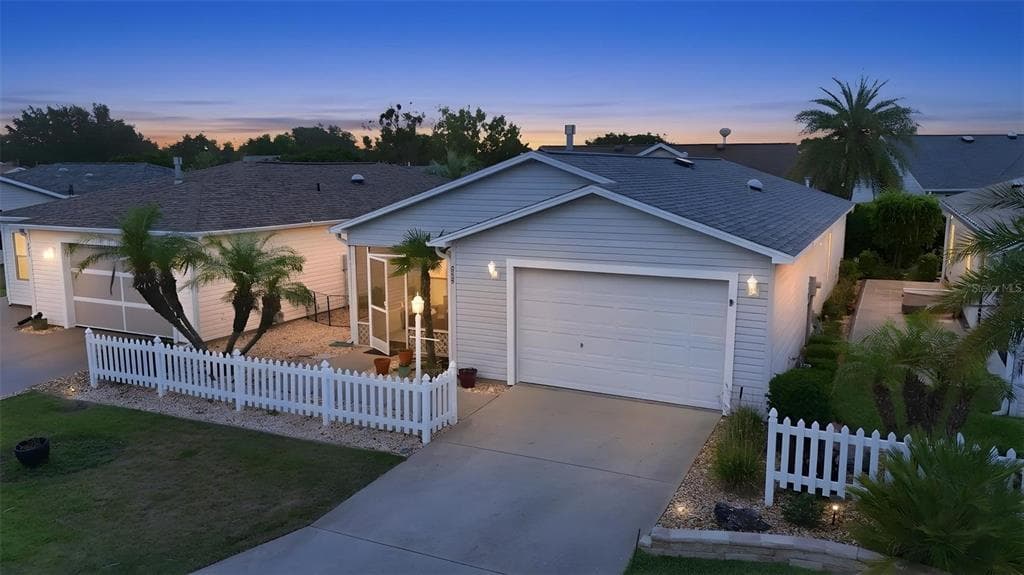 389 SEVEN OAKS LANE, THE VILLAGES, FL 32162