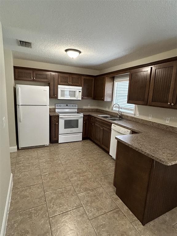119 W 10TH AVENUE, MOUNT DORA, FL 32757 — zdjęcie 4