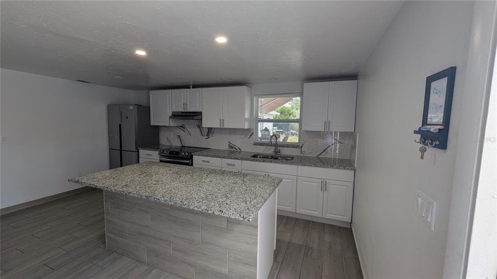 5723 9TH STREET CIRCLE E, BRADENTON, FL 34203 — zdjęcie 2