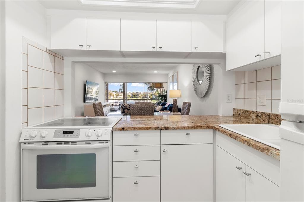4340 FALMOUTH DRIVE # D-204, LONGBOAT KEY, FL 34228 — zdjęcie 5