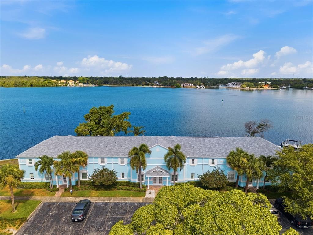 5117 SALMON DRIVE SE # B, ST PETERSBURG, FL 33705