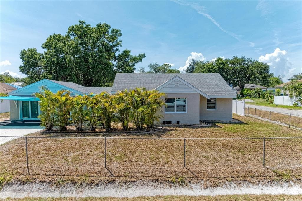 901 OAK STREET SW, RUSKIN, FL 33570
