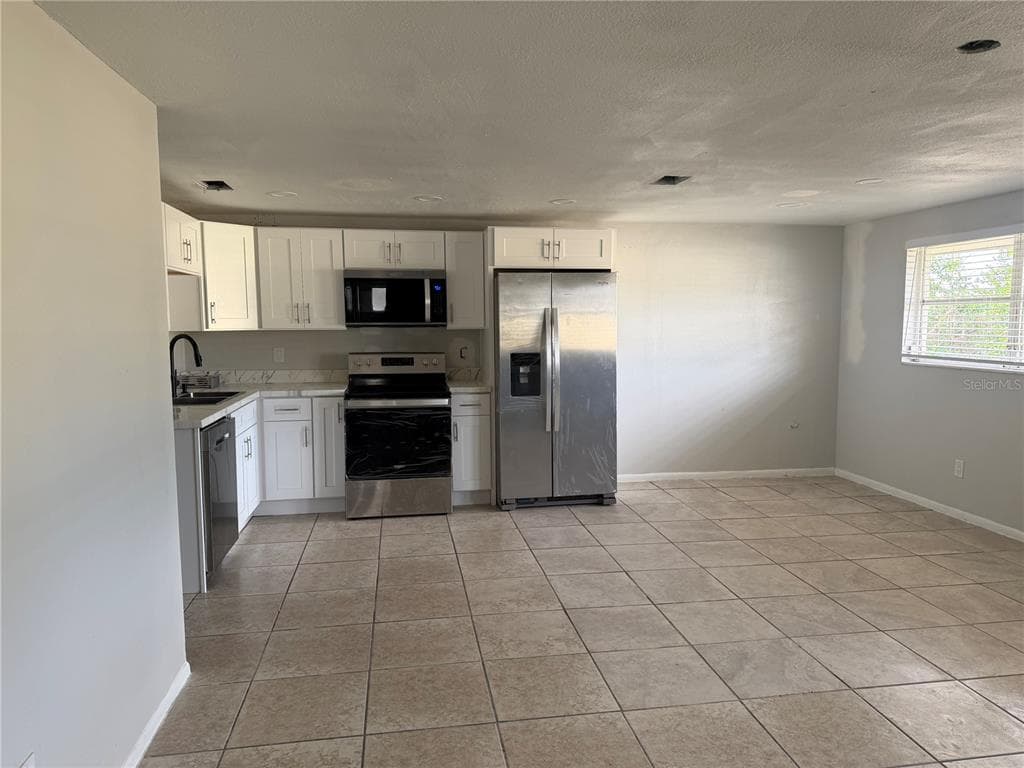 3009 W WATERS AVENUE, TAMPA, FL 33614 — zdjęcie 2