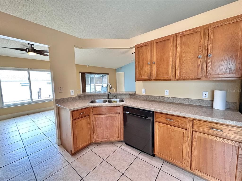 1650 NAVIGATOR LANE, TARPON SPRINGS, FL 34689 — zdjęcie 5