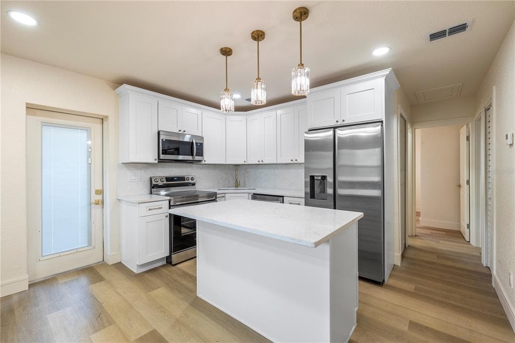 5538 6TH AVENUE N, ST PETERSBURG, FL 33710 — zdjęcie 5