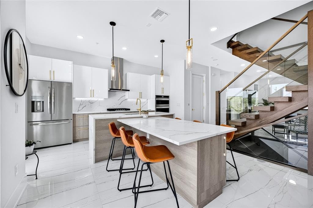 2187 MAIN STREET, SARASOTA, FL 34237 — zdjęcie 2