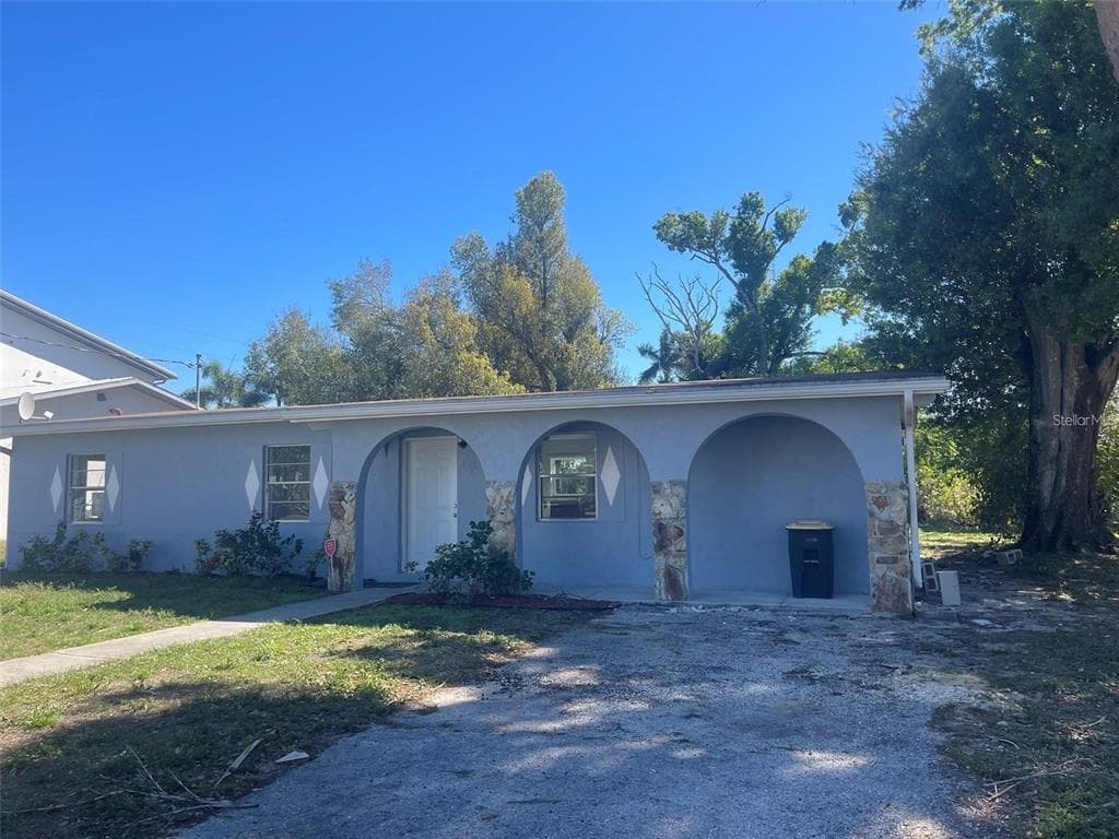 525 E HELEN AVENUE, PUNTA GORDA, FL 33950 — zdjęcie 2
