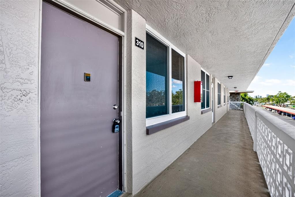 5095 BAY STREET NE # 310, ST PETERSBURG, FL 33703 — zdjęcie 4