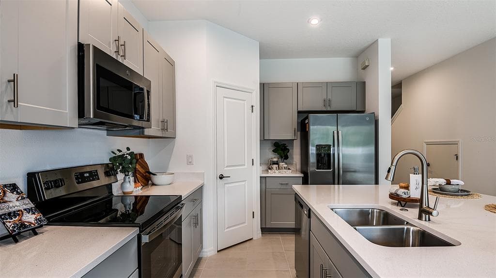 8433 LUNAR SKYE STREET, SARASOTA, FL 34241 — zdjęcie 2