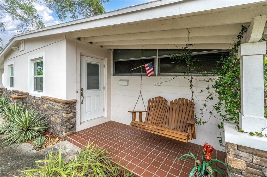 4201 DES MOINES STREET NE, ST PETERSBURG, FL 33703 — zdjęcie 2
