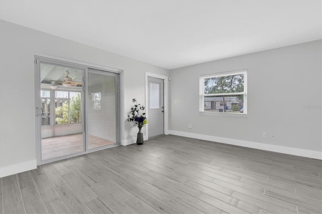 4201 DES MOINES STREET NE, ST PETERSBURG, FL 33703 — zdjęcie 5