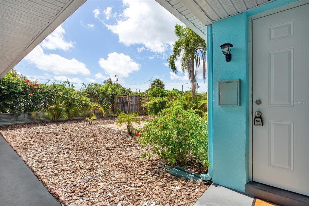 1230 70TH STREET N, ST PETERSBURG, FL 33710 — zdjęcie 4