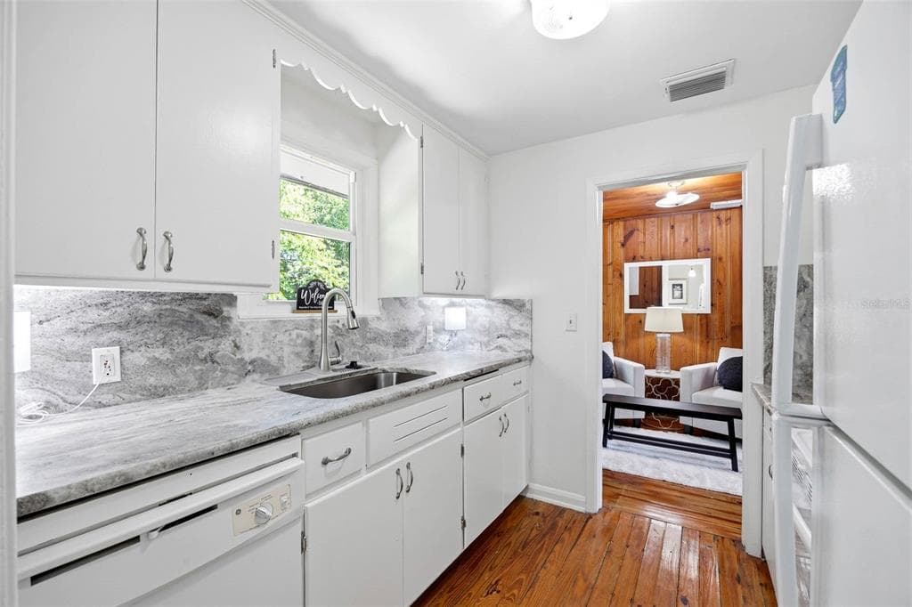 1024 MICHIGAN DR E, DUNEDIN, FL 34698 — zdjęcie 4