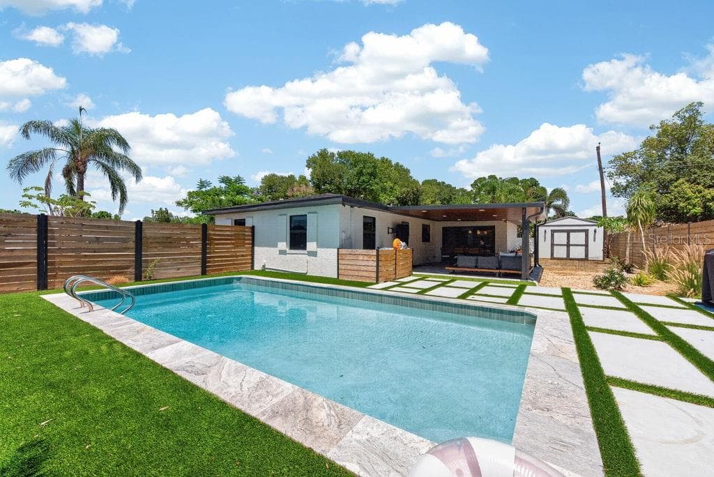 6196 44TH AVENUE N, ST PETERSBURG, FL 33709 — zdjęcie 2