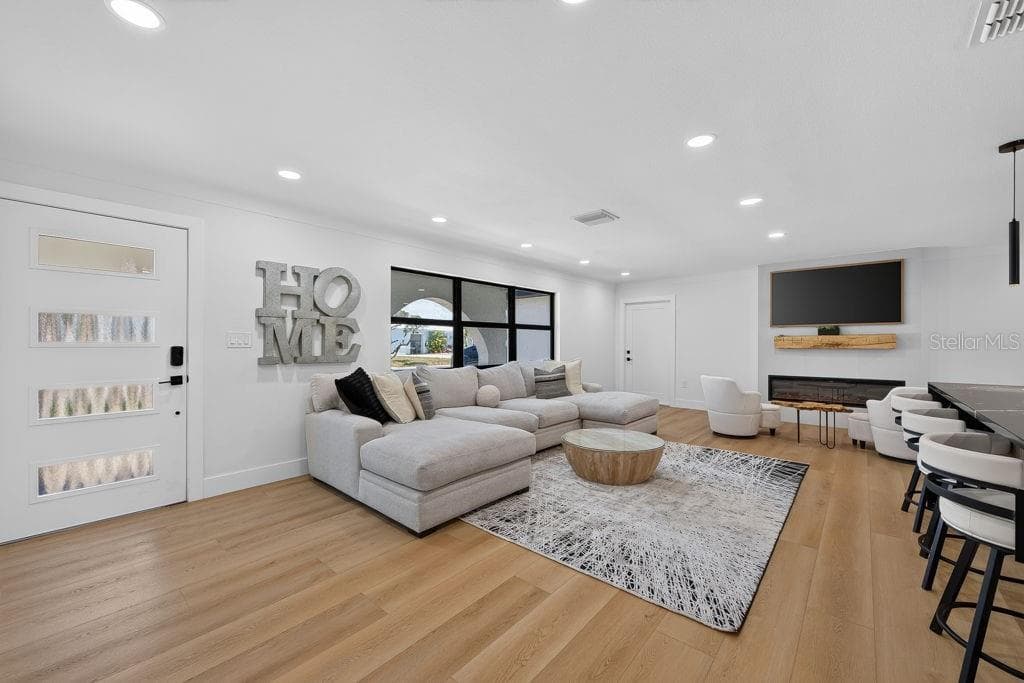 6196 44TH AVENUE N, ST PETERSBURG, FL 33709 — zdjęcie 5