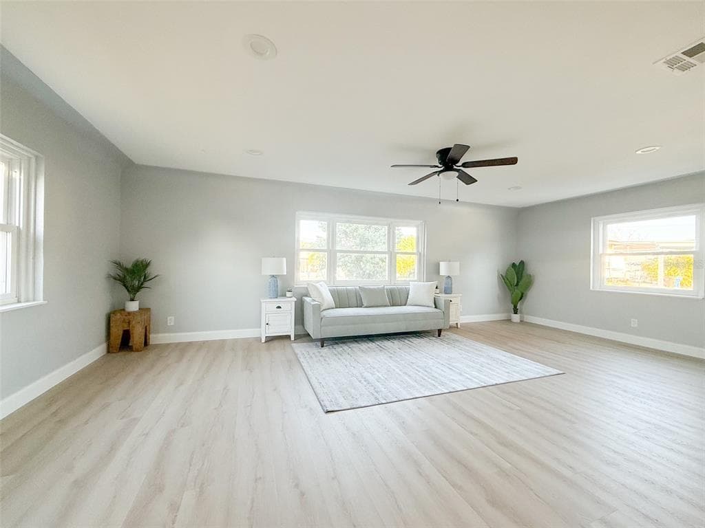 13290 3RD STREET E, MADEIRA BEACH, FL 33708 — zdjęcie 4