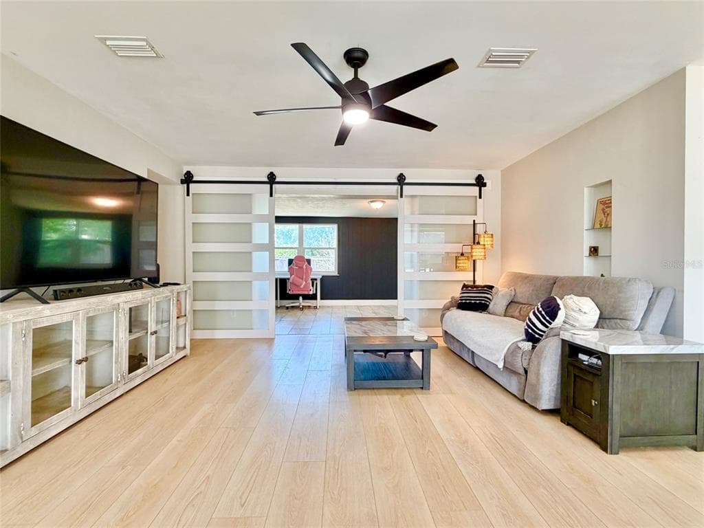 3300 58TH STREET N, ST PETERSBURG, FL 33701 — zdjęcie 5