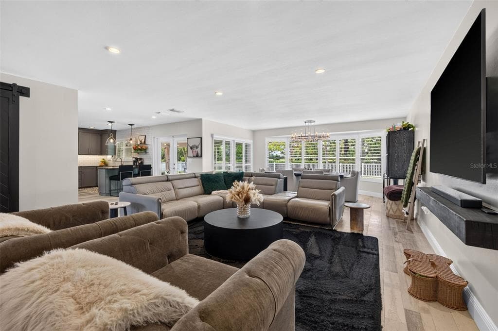 616 PINELAND AVENUE, BELLEAIR, FL 33756 — zdjęcie 3