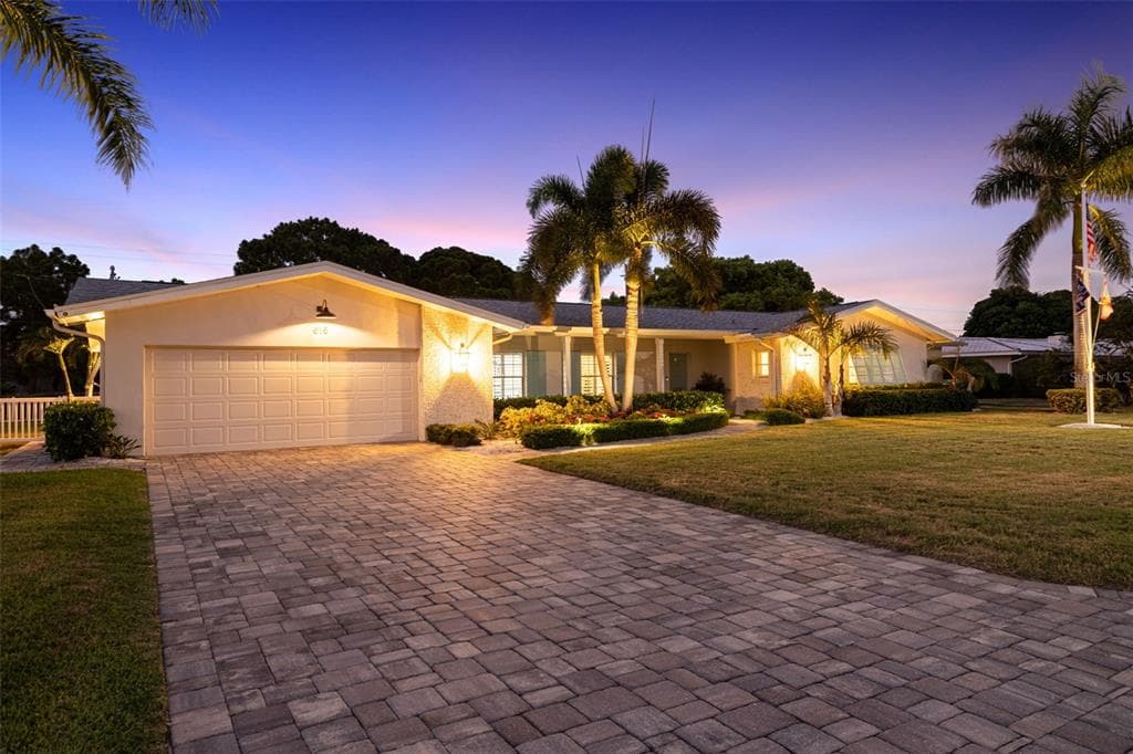 616 PINELAND AVENUE, BELLEAIR, FL 33756