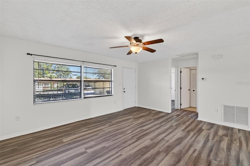 12520 ORANGEWOOD COURT, TAVARES, FL 32778 — zdjęcie 4