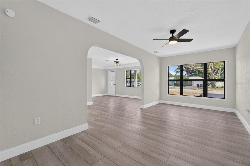 763 65TH AVENUE S, ST PETERSBURG, FL 33705 — zdjęcie 3