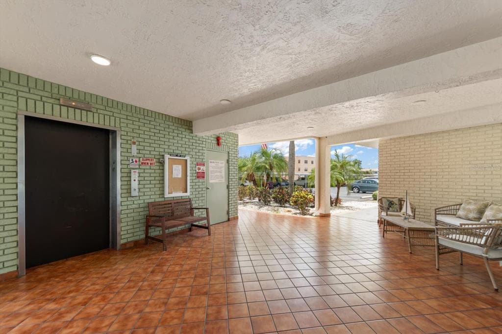 5980 TERRACE PARK DRIVE N # 310, ST PETERSBURG, FL 33709 — zdjęcie 3