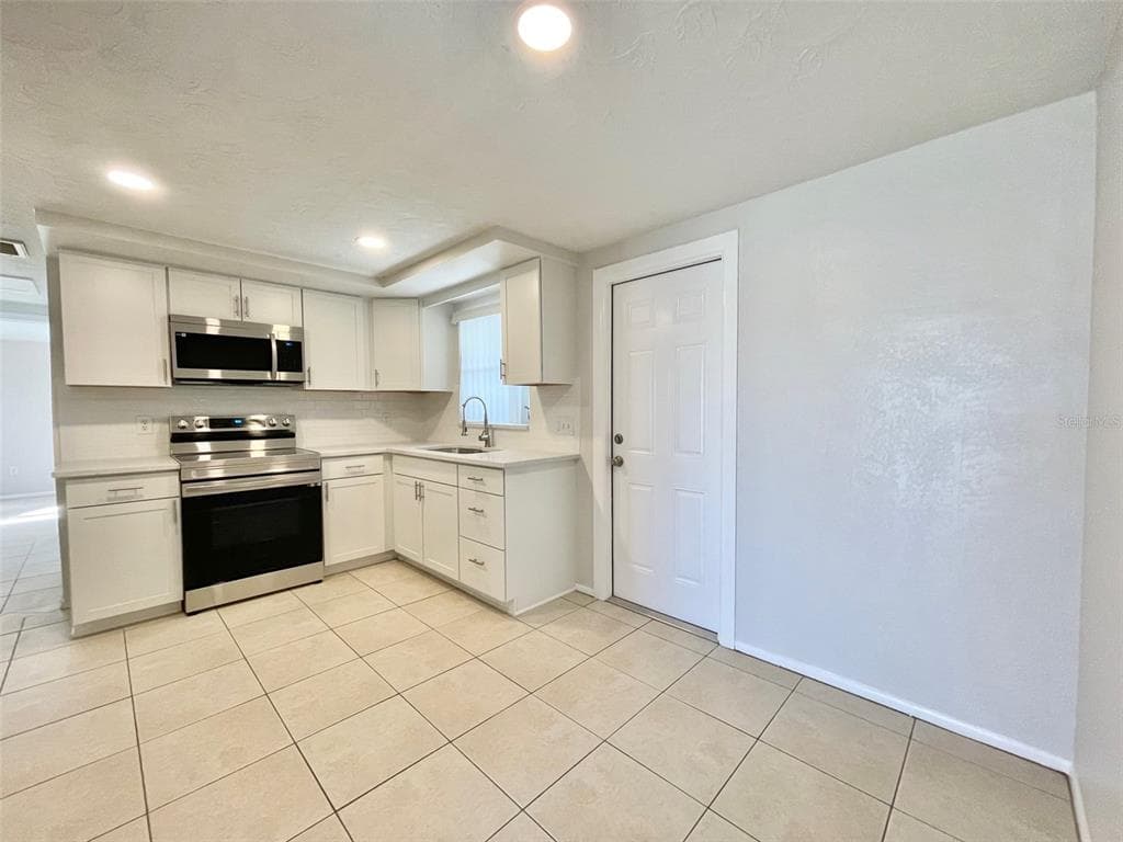 5814 1ST AVENUE, NEW PORT RICHEY, FL 34652 — zdjęcie 4
