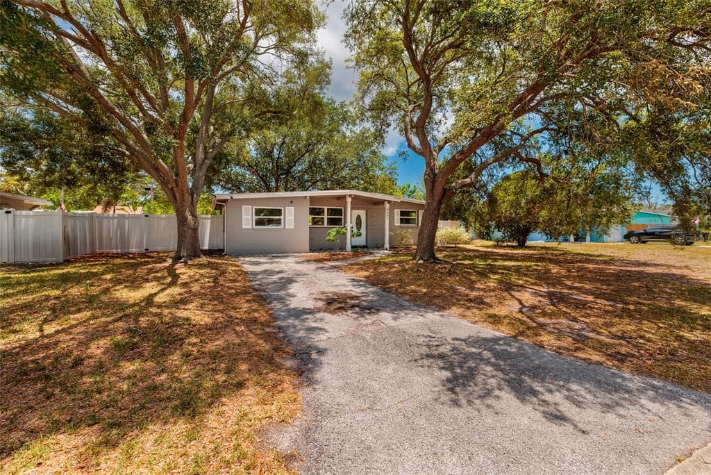 5601 CEDAR STREET NE, ST PETERSBURG, FL 33703 — zdjęcie 4