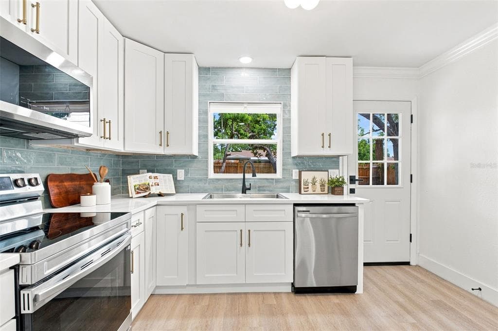 4733 25TH AVENUE S, ST PETERSBURG, FL 33711 — zdjęcie 3