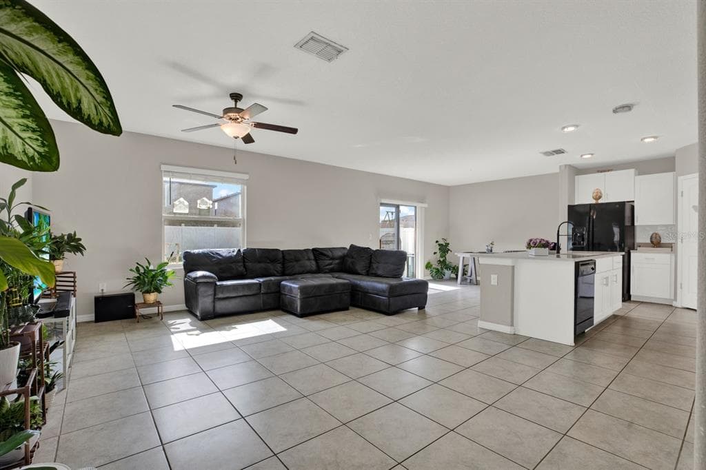 3707 DAISY BLOOM PLACE, TAMPA, FL 33619 — zdjęcie 3