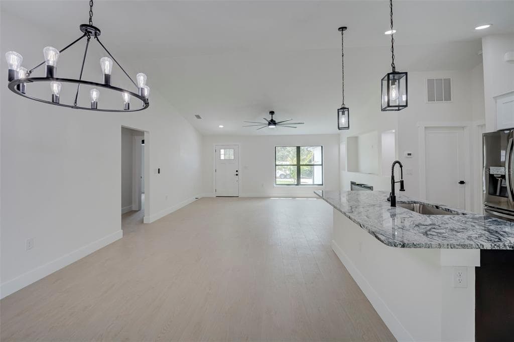 7042 GROVE BOULEVARD, PUNTA GORDA, FL 33982 — zdjęcie 4