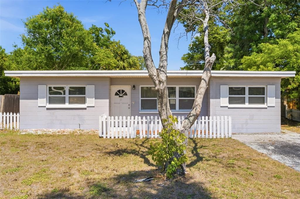 8871 93RD STREET, SEMINOLE, FL 33777 — zdjęcie 2