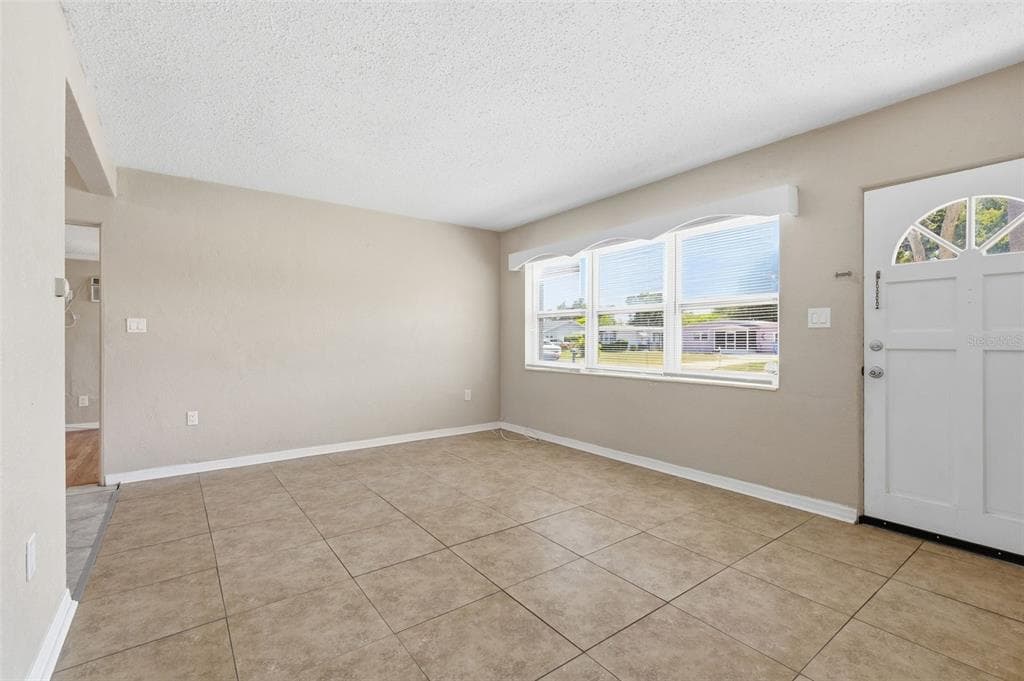 8871 93RD STREET, SEMINOLE, FL 33777 — zdjęcie 3