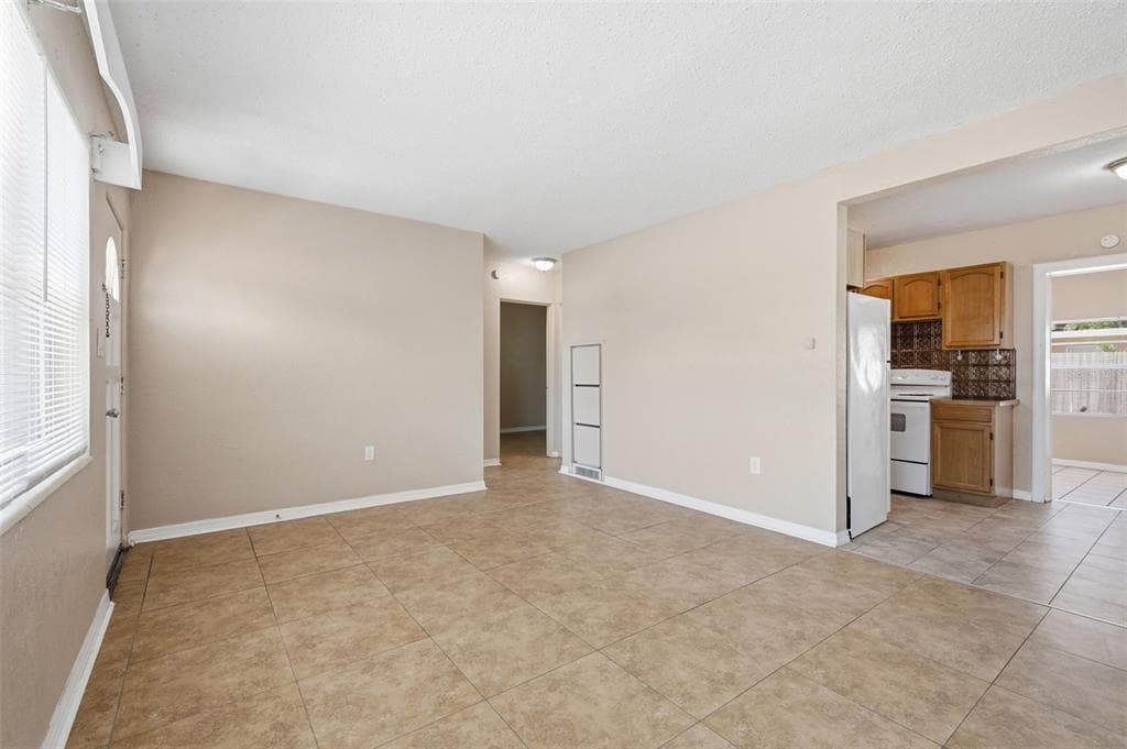 8871 93RD STREET, SEMINOLE, FL 33777 — zdjęcie 4
