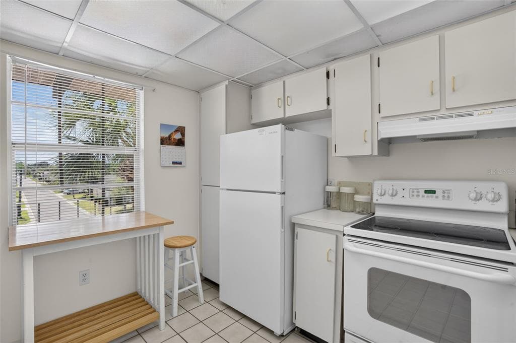 8693 BARDMOOR BOULEVARD # 301B, LARGO, FL 33777 — zdjęcie 5