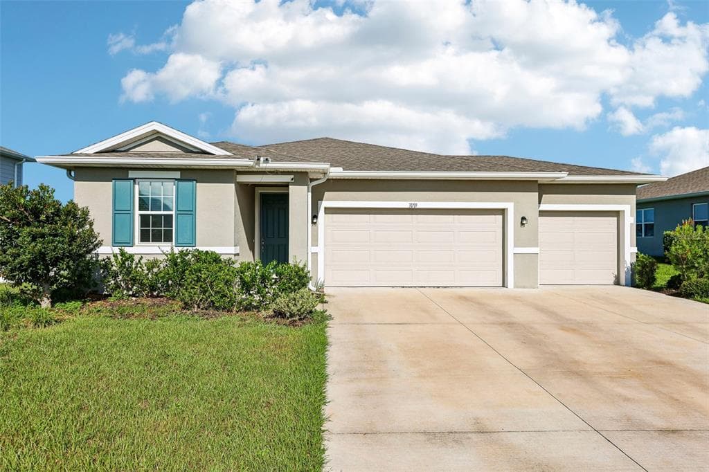 31719 BROADWATER AVENUE, LEESBURG, FL 34748