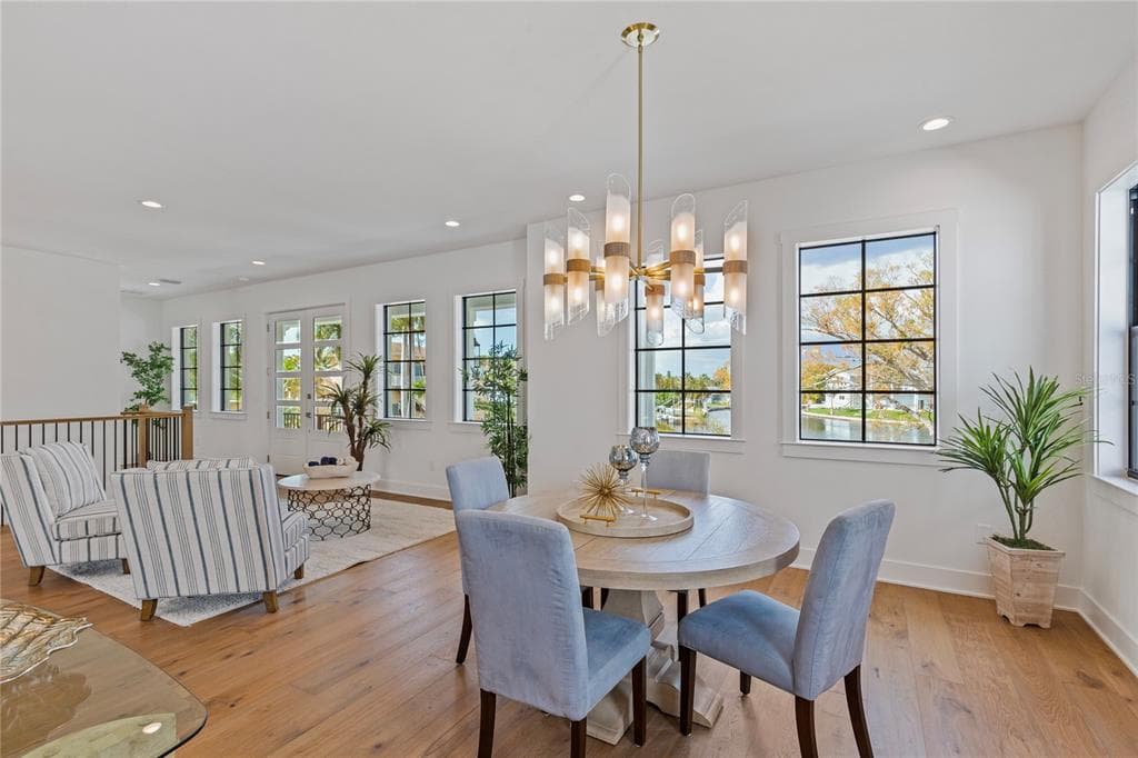 220 90TH AVENUE NE, ST PETERSBURG, FL 33702 — zdjęcie 3