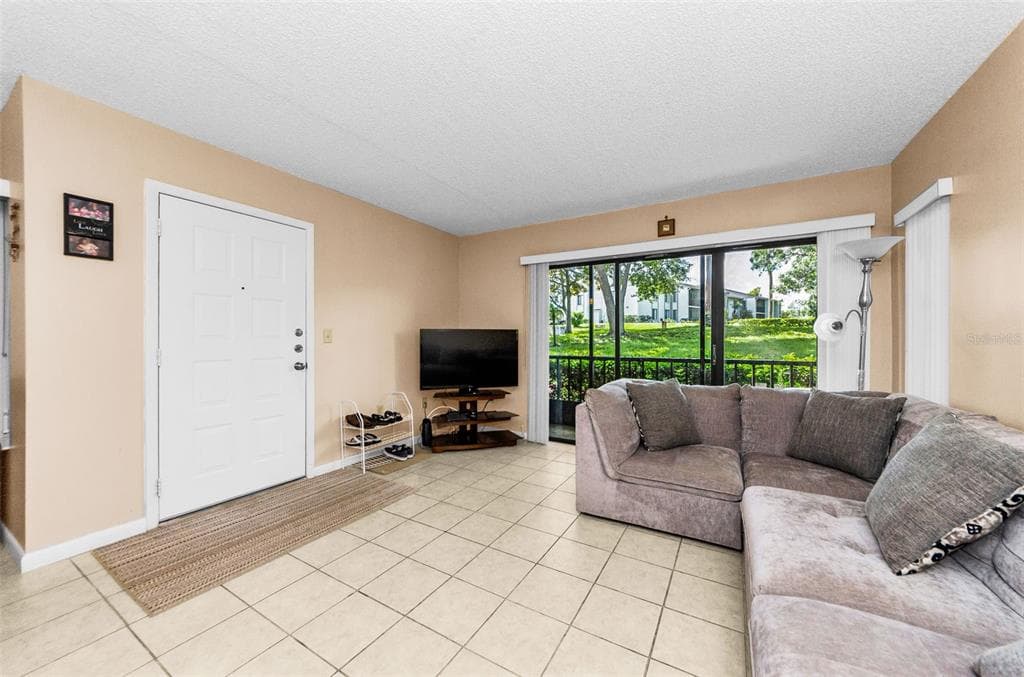 2575 PINE RIDGE WAY S # E1, PALM HARBOR, FL 34684 — zdjęcie 4