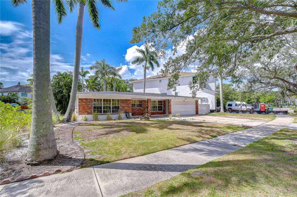 5006 W DICKENS AVENUE, TAMPA, FL 33629