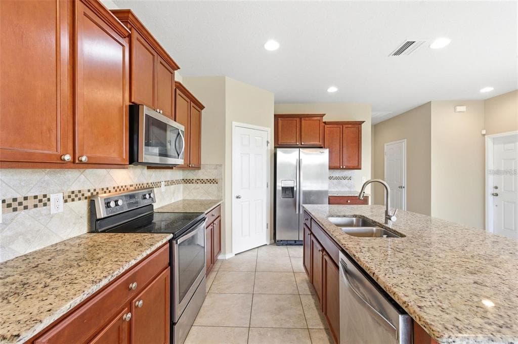 8961 TURNSTONE HAVEN PLACE, TAMPA, FL 33619 — zdjęcie 5