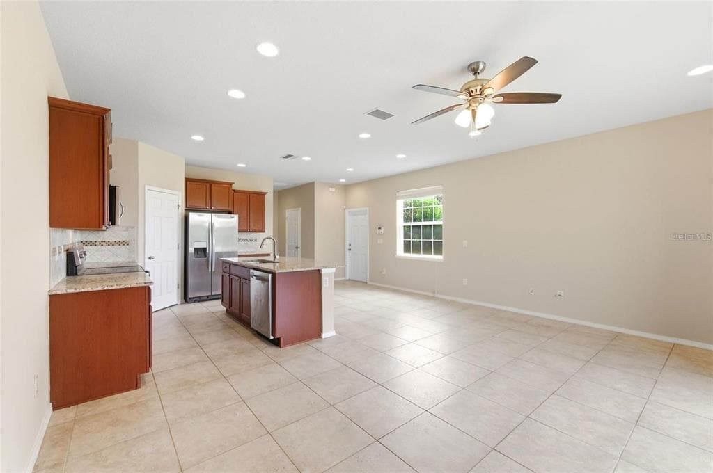 8961 TURNSTONE HAVEN PLACE, TAMPA, FL 33619 — zdjęcie 4