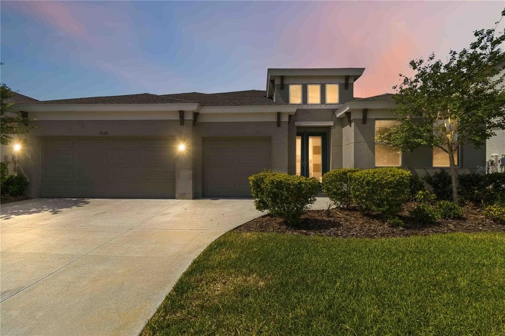 7526 PARADISO DRIVE, APOLLO BEACH, FL 33572