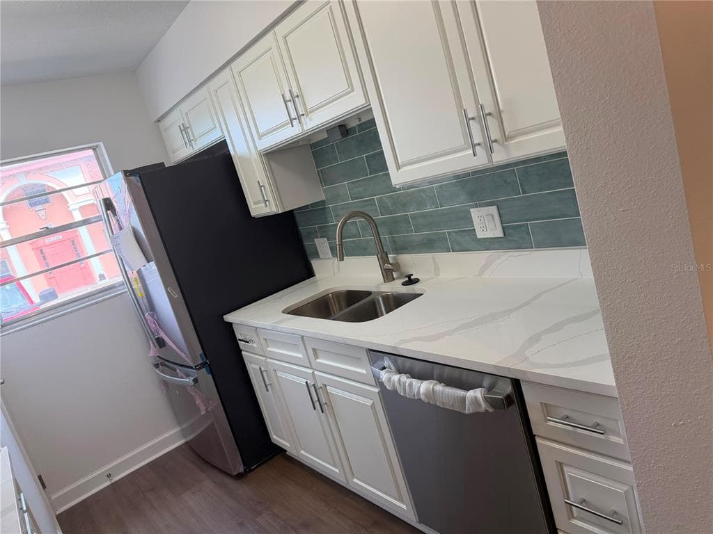 1134 RUE DES ROIS # 1134, ST PETERSBURG, FL 33707 — zdjęcie 4